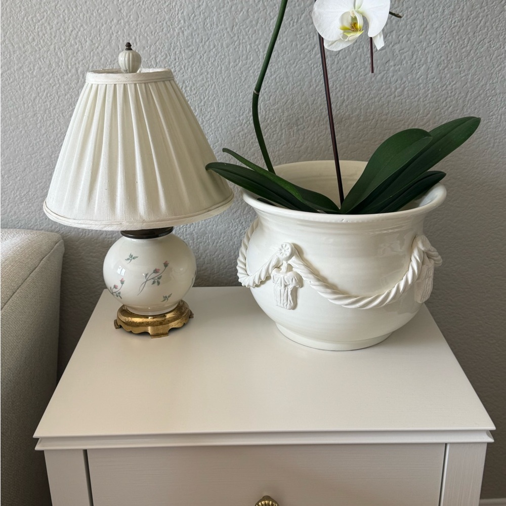 Lenox Rose Manor Vintage Floral Table Lamp with Gold Base